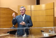 Iran Barbosa analisa índices de analfabetismo no país e destaca Greve Nacional da Educação