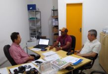 Iran Barbosa e secretário de Infraestrutura de Socorro discutem problemas do Guajará