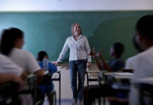 Iran Barbosa cobra valorização dos Profissionais de Educação