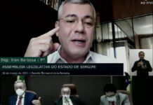 Iran cobra revisão salarial de servidores e denuncia queda de investimento em Educação