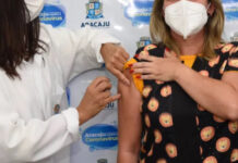 Iran Barbosa e Professora Ângela Melo ingressam com Ação Popular para garantir 2ª dose da Coronavac em Aracaju