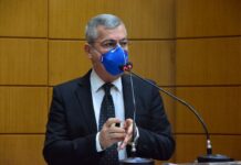 Iran Barbosa cobra estudos que embasam a retomada das aulas presenciais