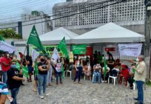 Iran participa de vigília e de ocupação da Semed para pagamento das sobras do Fundeb