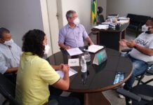 Iran discute problemas do Centro Especializado de Reabilitação com dirigentes da ASDV