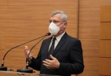 Iran apresenta emendas em favor da educação e dos educadores e a Comissão de Orçamento rejeita