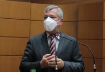 Iran reitera apelo para que gestores paguem o Piso Salarial do Magistério