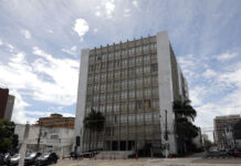 Iran vota contra projeto que extingue cargos efetivos do TJ para criação de funções de confiança