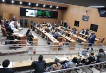 Iran apresentou Requerimentos para adiar a votação de projetos que desmontaram a carreira do Magistério