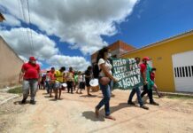 População do Alto Sertão faz manifestação por água em Poço Redondo