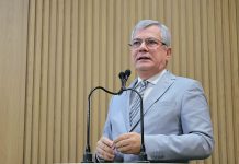 Iran Barbosa cobra pagamento das verbas rescisórias de professores contratados