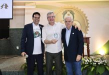 Iran Barbosa recebe o “Prêmio Amigo do Médico” em solenidade alusiva ao dia da categoria