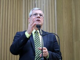 Iran Barbosa defende valorização e respeito aos servidores e servidoras