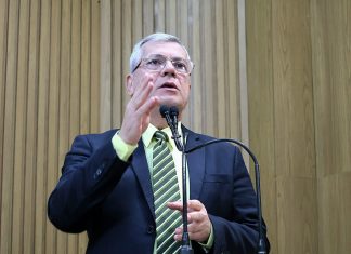 Iran Barbosa defende valorização e respeito aos servidores e servidoras