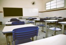 Iran Barbosa denuncia a falta de professores em escolas da rede municipal