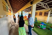 Iran faz visitas de trabalho em escolas da Rede Municipal de Aracaju com dirigentes do Sindipema