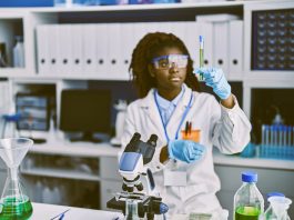 Iran Barbosa apresenta projeto que cria o Prêmio “Aracaju Mulheres na Ciência”